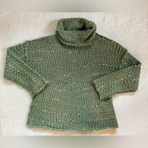 GiGio comfy lightweight sweater, green with a pinky peach color - size medium